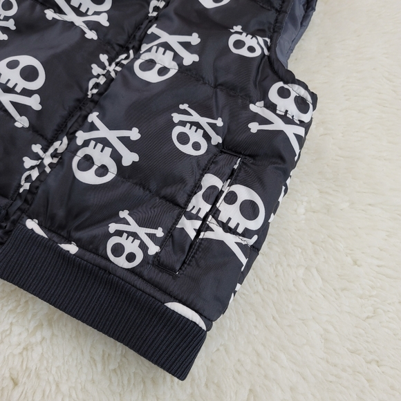 Disney Skull And Crossbone Puffer Vest Jacket - Picture 2 of 10